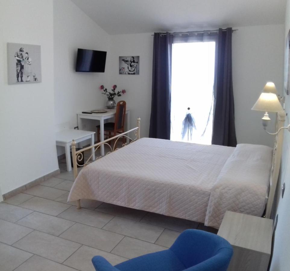 B&B Da Zio Lino Sant'Antìoco Eksteriør billede